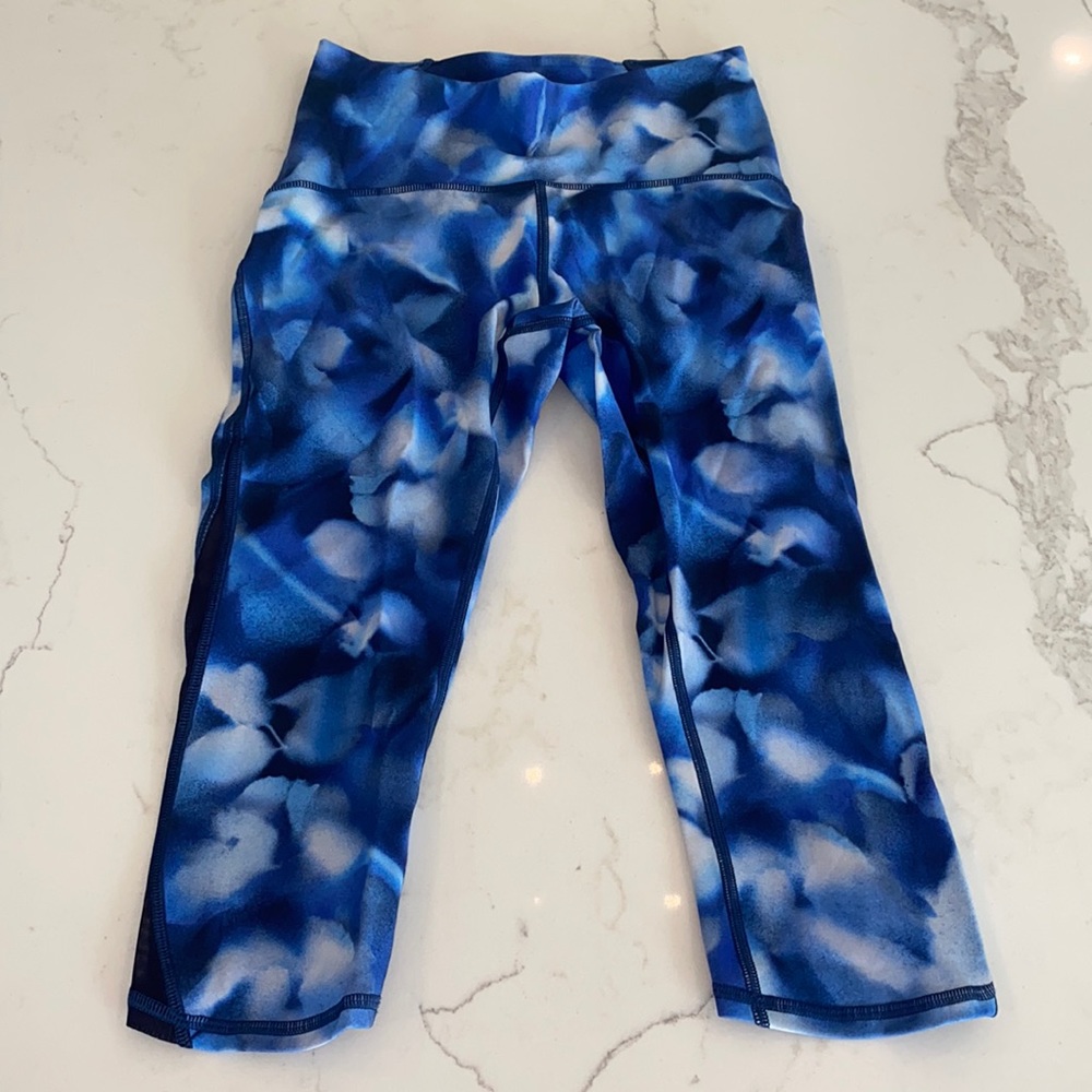 Lululemon Womens Leggings Size 4 Crop Blossom Blue